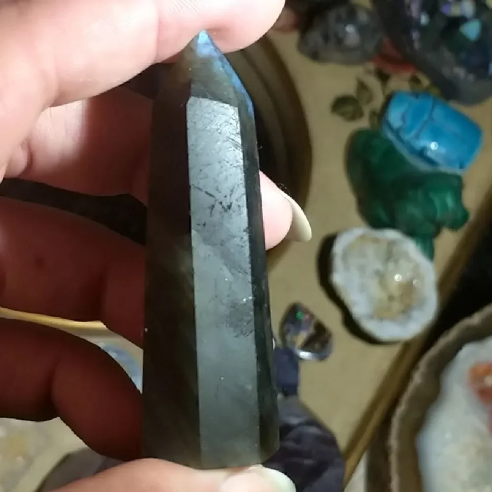 2.5" Labradorite Tower - Picture 6 of 6